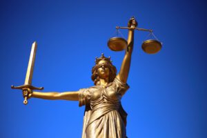 Litigation-PR: Reputationsschäden im Rechtsstreit durch gezielte Kommunikation reduzieren